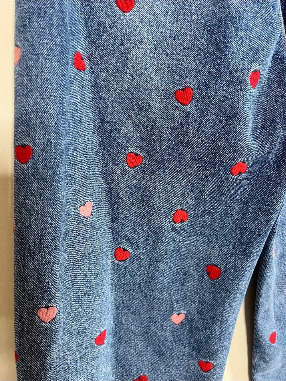 🅾️❤️♥️💗OH Blue Denim Wide-Leg Jeans with Red Heart Print - Picture 8 of 11